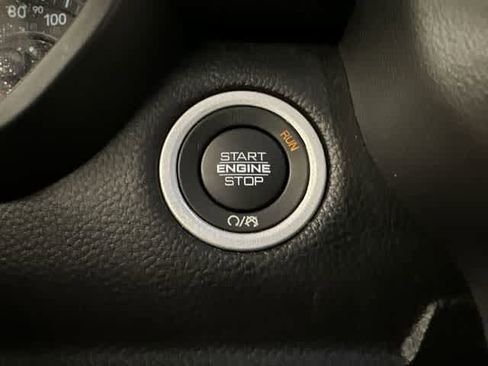 Used 2023 RAM 1500 Laramie AWD/4WD image 10