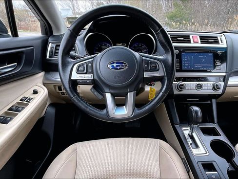 Used 2017 Subaru Outback 2.5i Premium AWD/4WD image 5