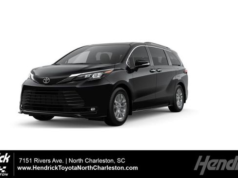 New 2026 Toyota Sienna XLE image 1