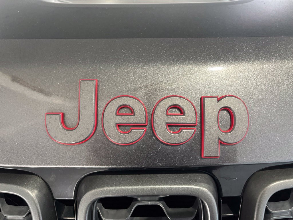 Used 2019 Jeep Grand Cherokee Trailhawk w/ Trailhawk Luxury Group AWD/4WD image 39