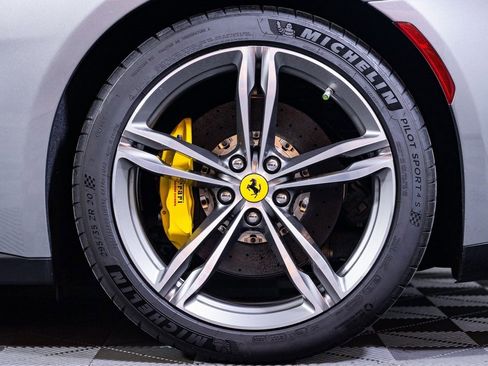 Certified 2018 Ferrari GTC4Lusso image 6