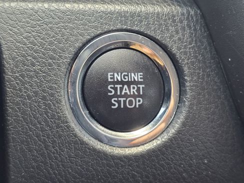 Used 2021 Toyota Camry SE w/ Convenience Package FWD image 21