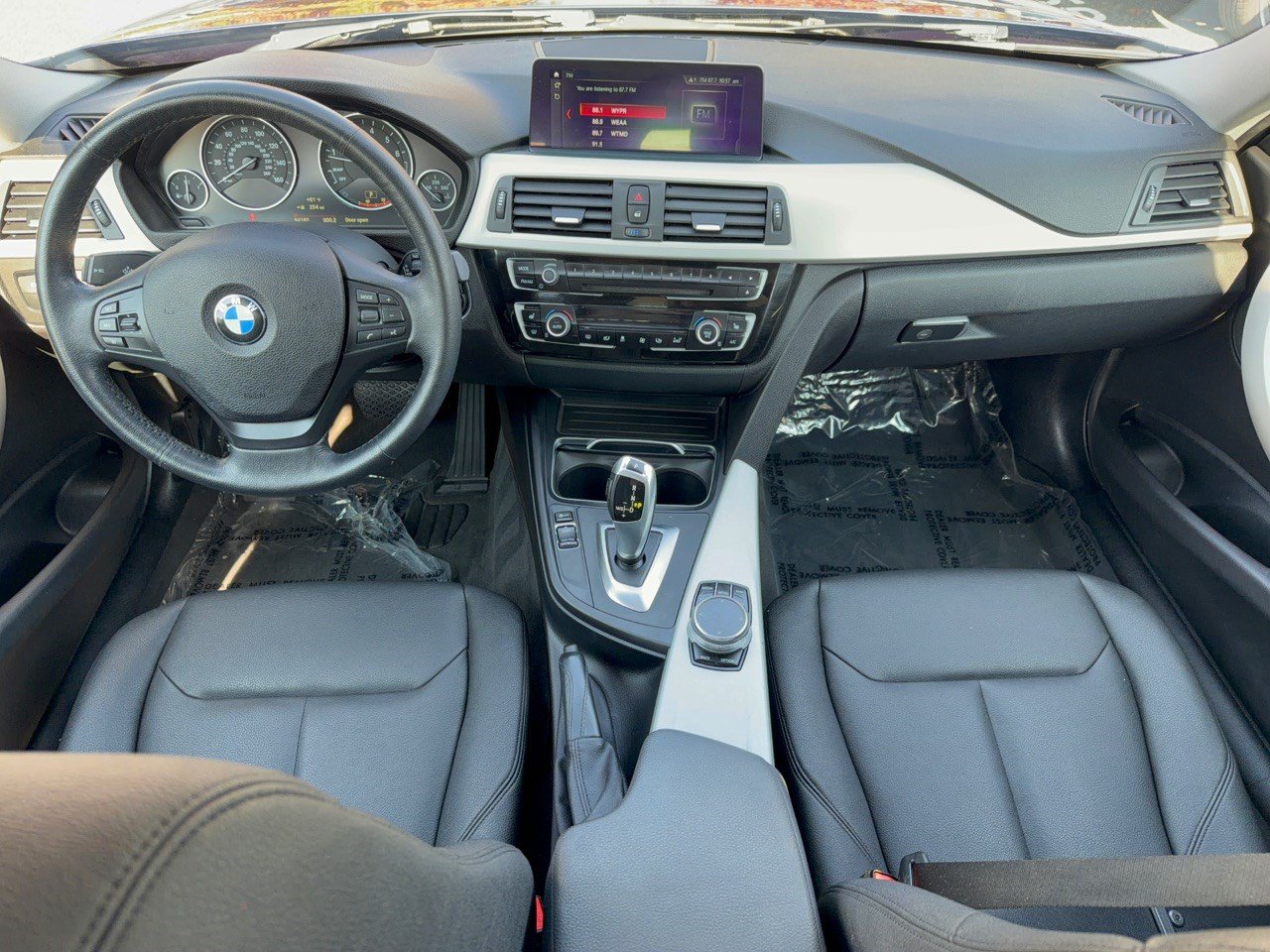 Used 2018 BMW 320i xDrive Sedan w/ Premium Package AWD/4WD image 15