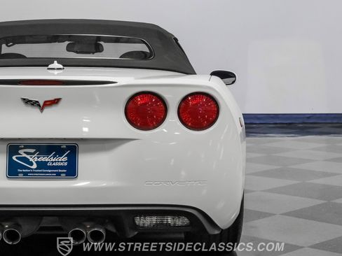 Used 2005 Chevrolet Corvette Convertible w/ Preferred Equipment Group RWD image 25