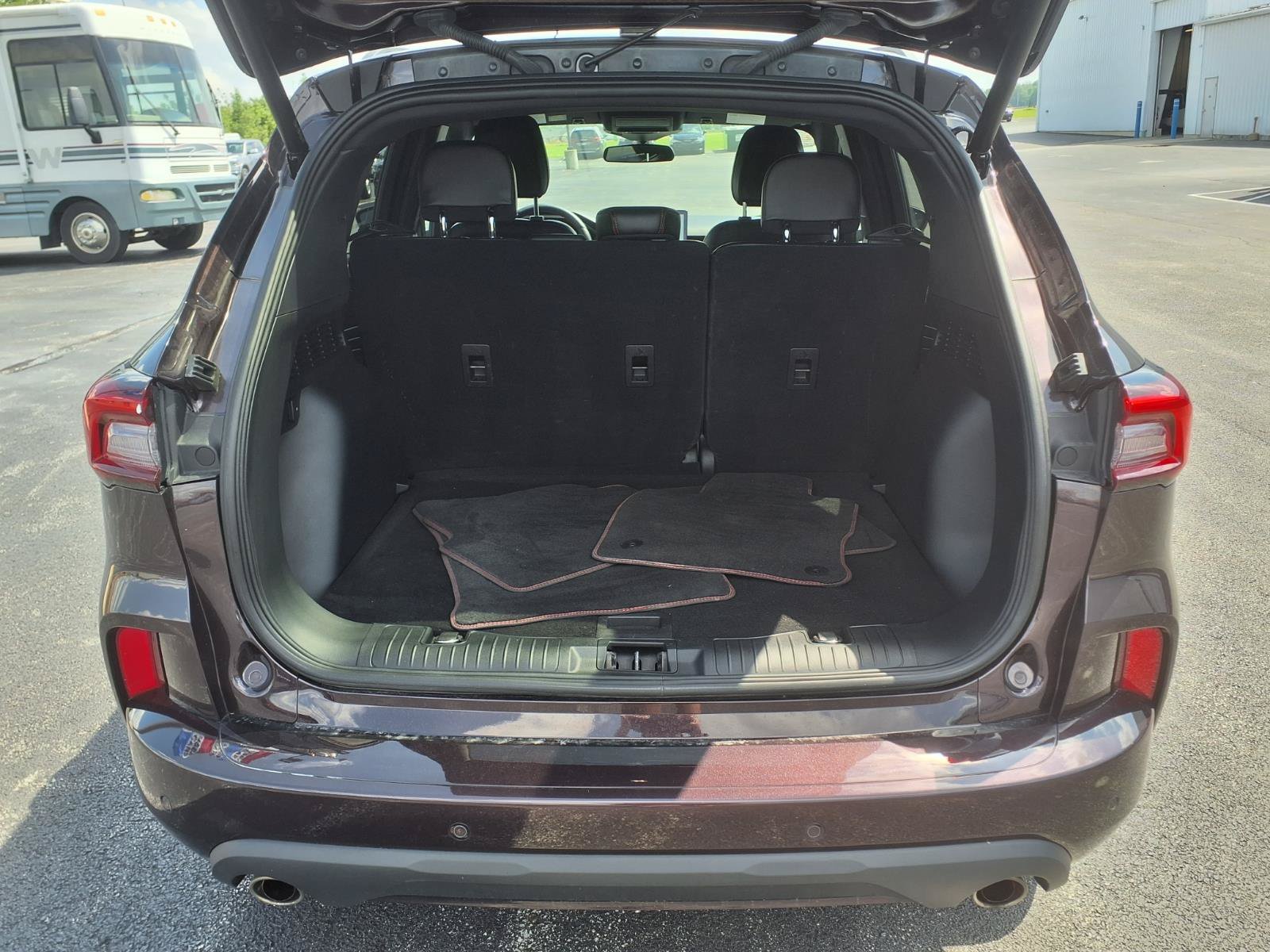 Used 2023 Ford Escape ST-Line w/ Tech Pack #1 AWD/4WD image 12
