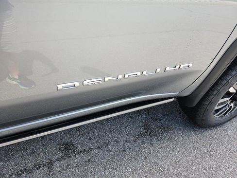 Used 2026 GMC Sierra 2500 Denali Ultimate AWD/4WD image 5