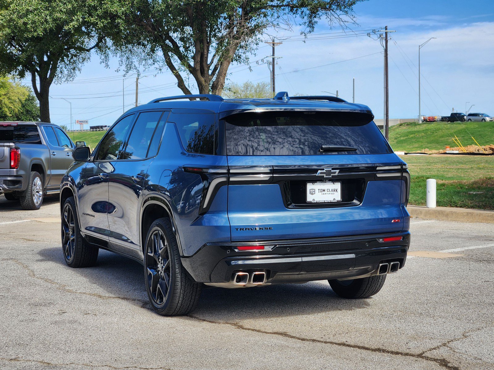 Used 2024 Chevrolet Traverse RS FWD image 4