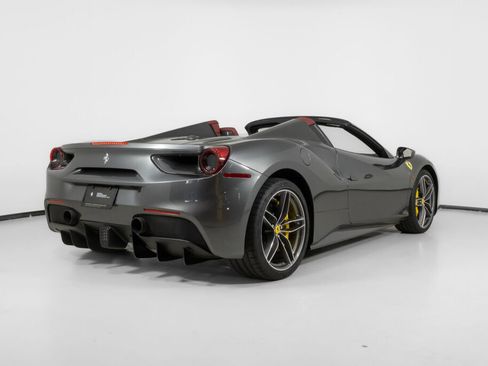 Used 2018 Ferrari 488 Spider image 2