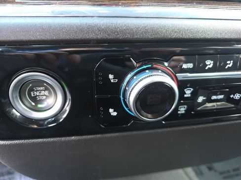 Used 2024 GMC Sierra 1500 Elevation image 30