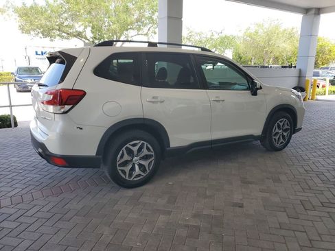 Used 2020 Subaru Forester Premium AWD/4WD image 5