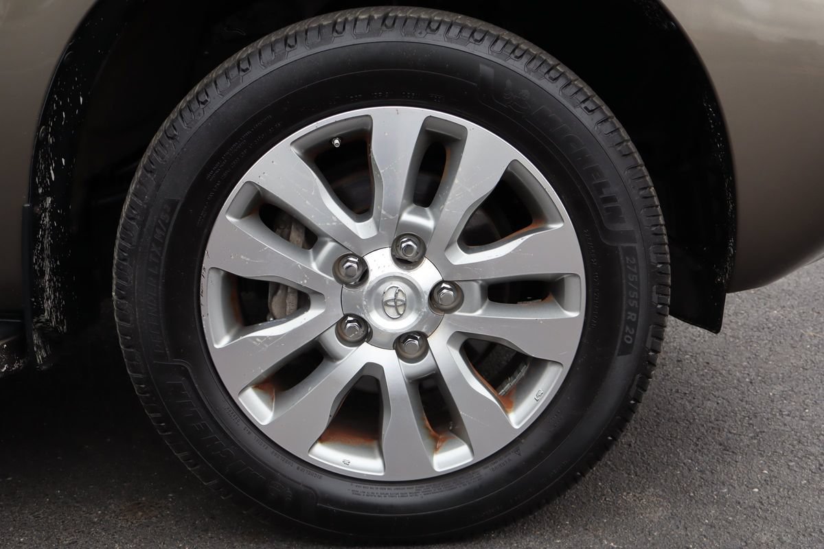 Used 2013 Toyota Sequoia Limited AWD/4WD image 46