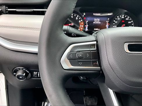 Used 2025 Jeep Compass Limited AWD/4WD image 13
