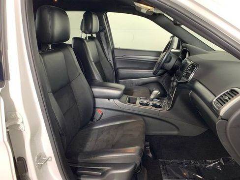 Used 2020 Jeep Grand Cherokee Altitude AWD/4WD image 20