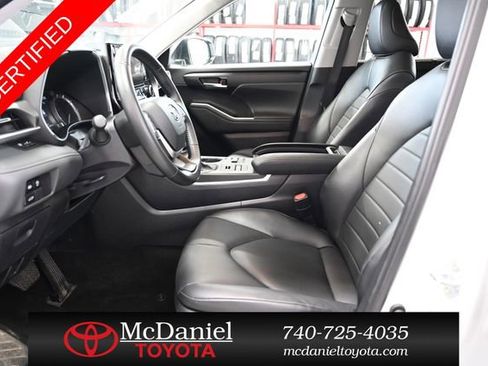 Certified 2025 Toyota Highlander XLE image 10