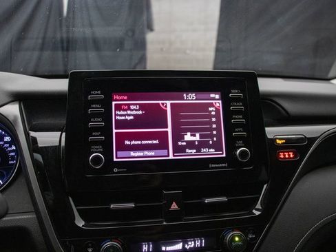 Used 2022 Toyota Camry SE image 32