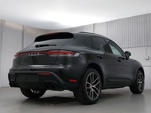 Certified 2026 Porsche Macan AWD/4WD image 7