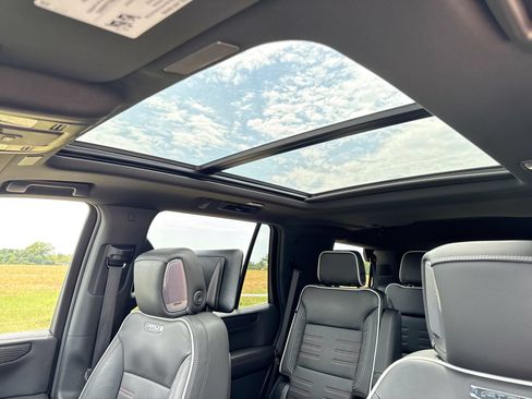Used 2025 GMC Yukon AT4 Ultimate AWD/4WD image 24