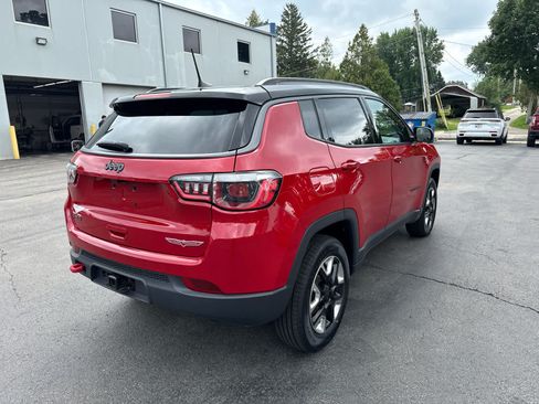 Used 2017 Jeep Compass Trailhawk w/ Leather Interior Group AWD/4WD image 3