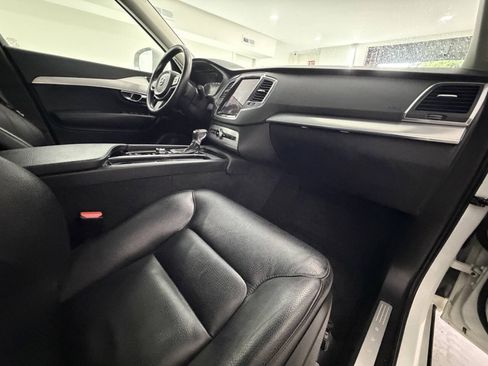 Used 2016 Volvo XC90 T5 Momentum FWD image 15