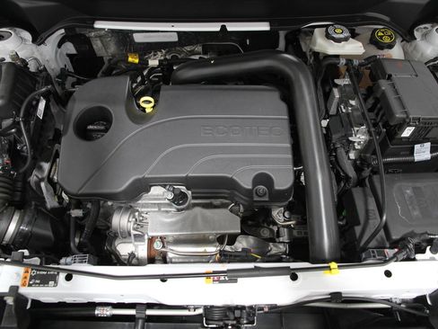 Used 2023 Chevrolet Equinox LS w/ LS Convenience Package image 19