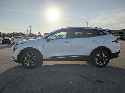 Certified 2023 Kia Sportage LX image 8