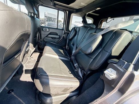 Used 2021 Jeep Wrangler Unlimited Sahara w/ Cold Weather Group AWD/4WD image 27