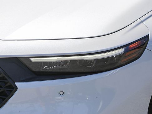 Used 2023 Honda Accord Touring image 4