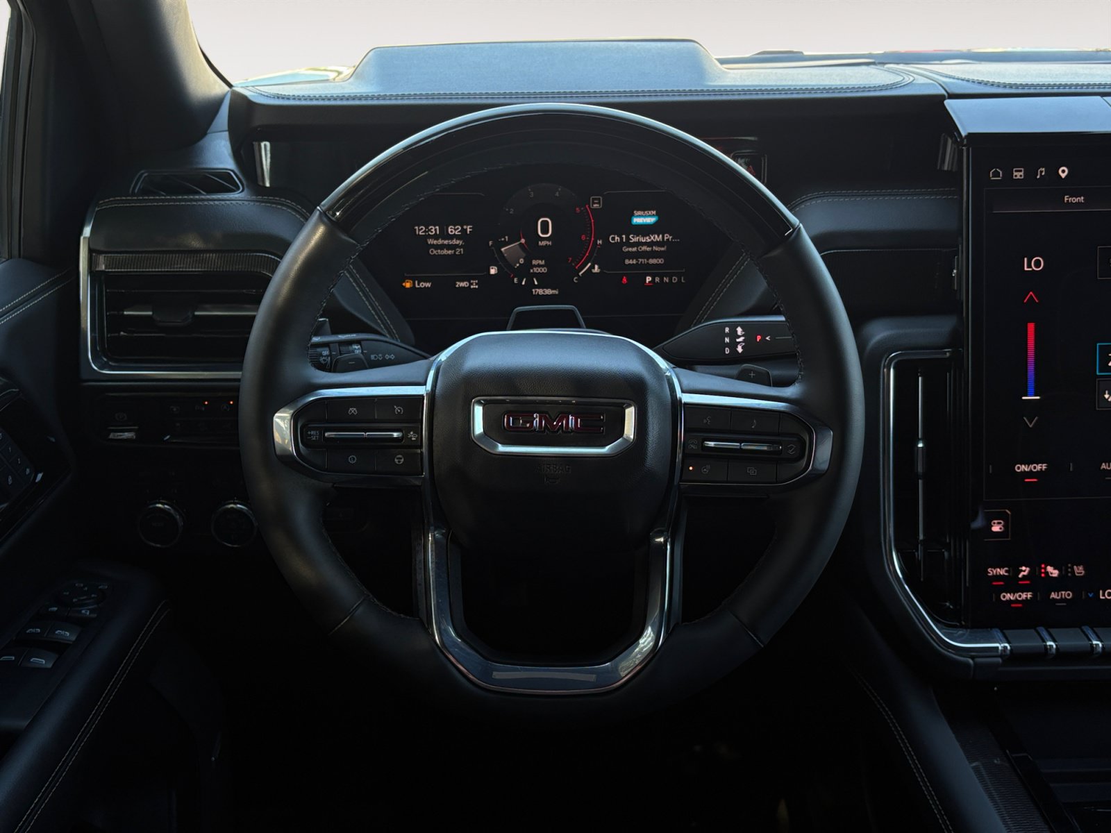 Used 2026 GMC Yukon Elevation w/ Elevation Premium Package AWD/4WD image 13