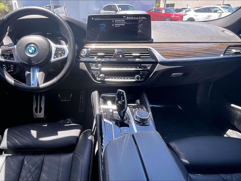 Used 2023 BMW 530e w/ M Sport Package RWD image 12