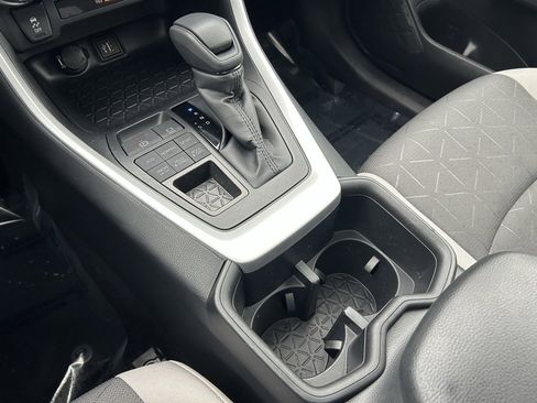 Certified 2025 Toyota RAV4 XLE w/ Convenience Package image 20