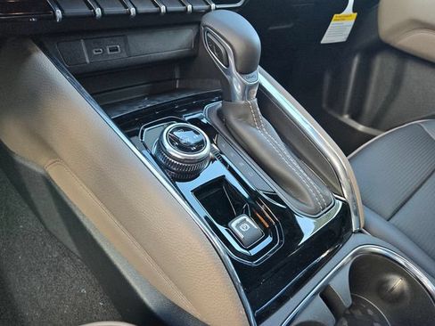 New 2026 GMC Canyon Denali AWD/4WD image 13
