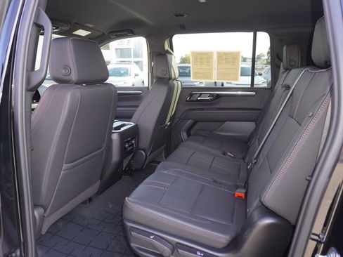 Used 2026 Chevrolet Suburban RST RWD image 12