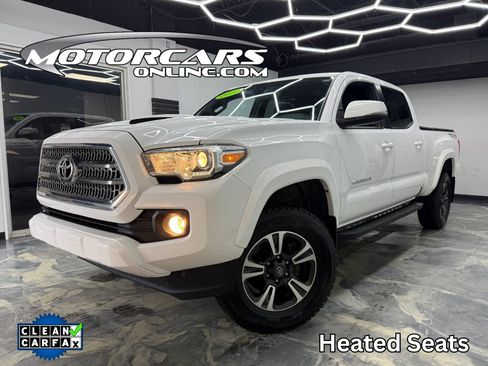 Used 2017 Toyota Tacoma TRD Off-Road image 1