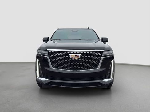 Used 2022 Cadillac Escalade Premium Luxury image 2