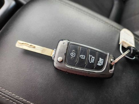 Used 2019 Hyundai Santa Fe SE FWD image 25