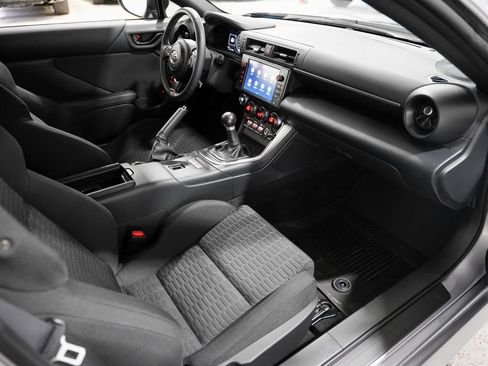 Used 2022 Toyota GR86 w/ ALL Weather Mat Package (TMS) RWD image 23