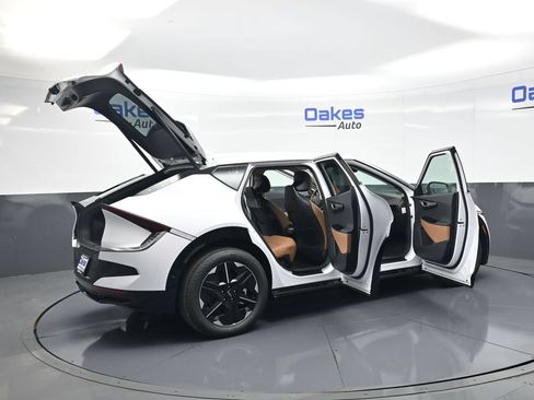 New 2026 Kia EV6 Wind RWD image 53