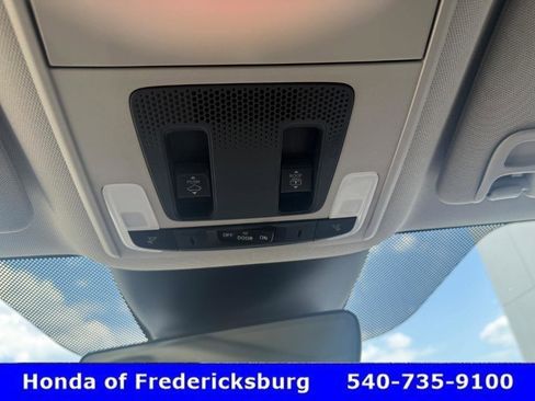 Used 2025 Honda Pilot Elite image 27