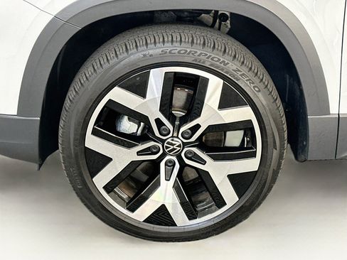 Used 2023 Volkswagen Taos SEL AWD/4WD image 35