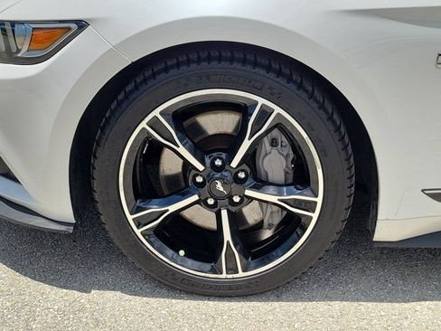Certified 2017 Ford Mustang GT Premium RWD image 4