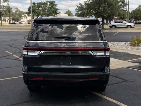 Used 2023 Lincoln Navigator Reserve AWD/4WD image 7