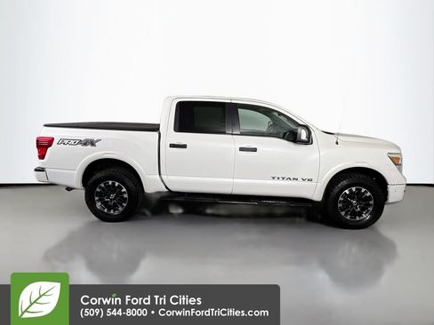 Used 2018 Nissan Titan PRO-4X AWD/4WD image 18