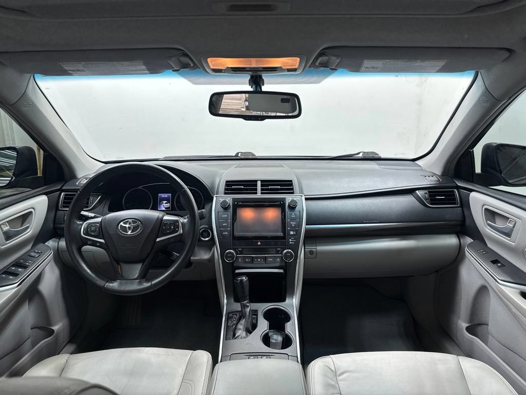Used 2015 Toyota Camry XLE w/ Moonroof Package FWD image 19