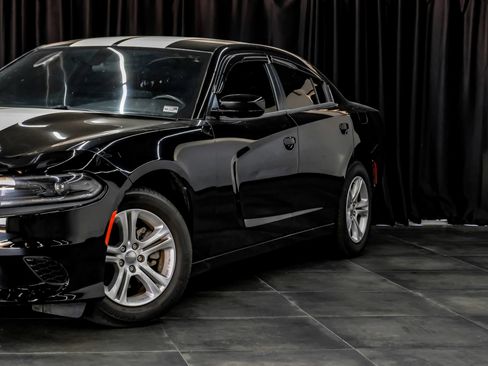 Used 2022 Dodge Charger SXT RWD image 6