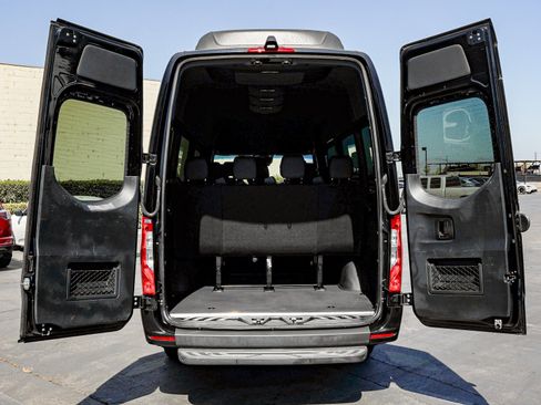 Used 2024 Mercedes-Benz Sprinter 2500 image 7