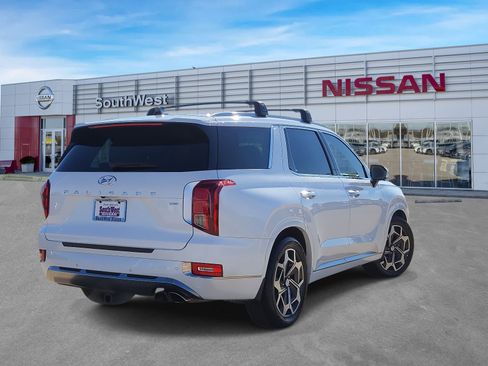 Used 2022 Hyundai Palisade Calligraphy image 6