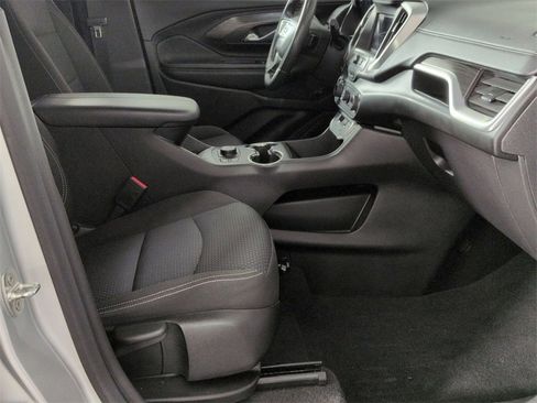 Certified 2022 GMC Terrain SLE w/ Driver Convenience Package image 25