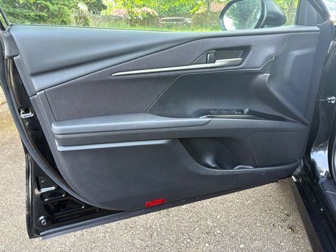 Used 2025 Toyota Camry LE FWD image 11