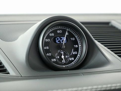 New 2026 Porsche Macan GTS image 18