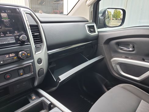 Used 2021 Nissan Titan SV w/ SV Convenience Package image 20